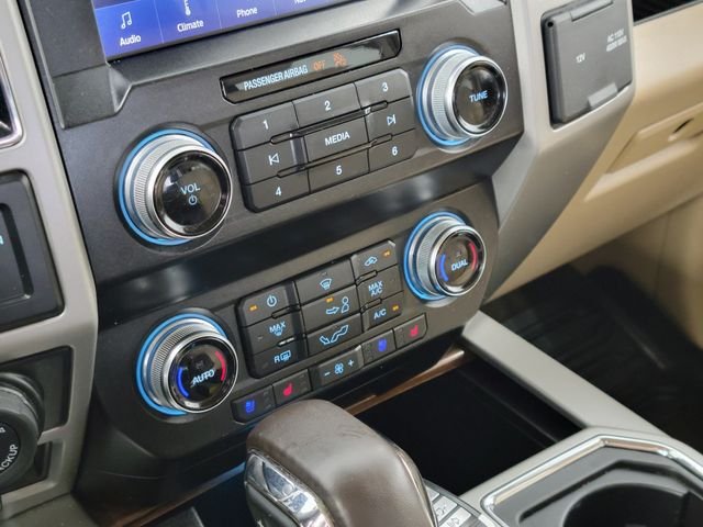 Used 2020 White Ford Lariat image 17