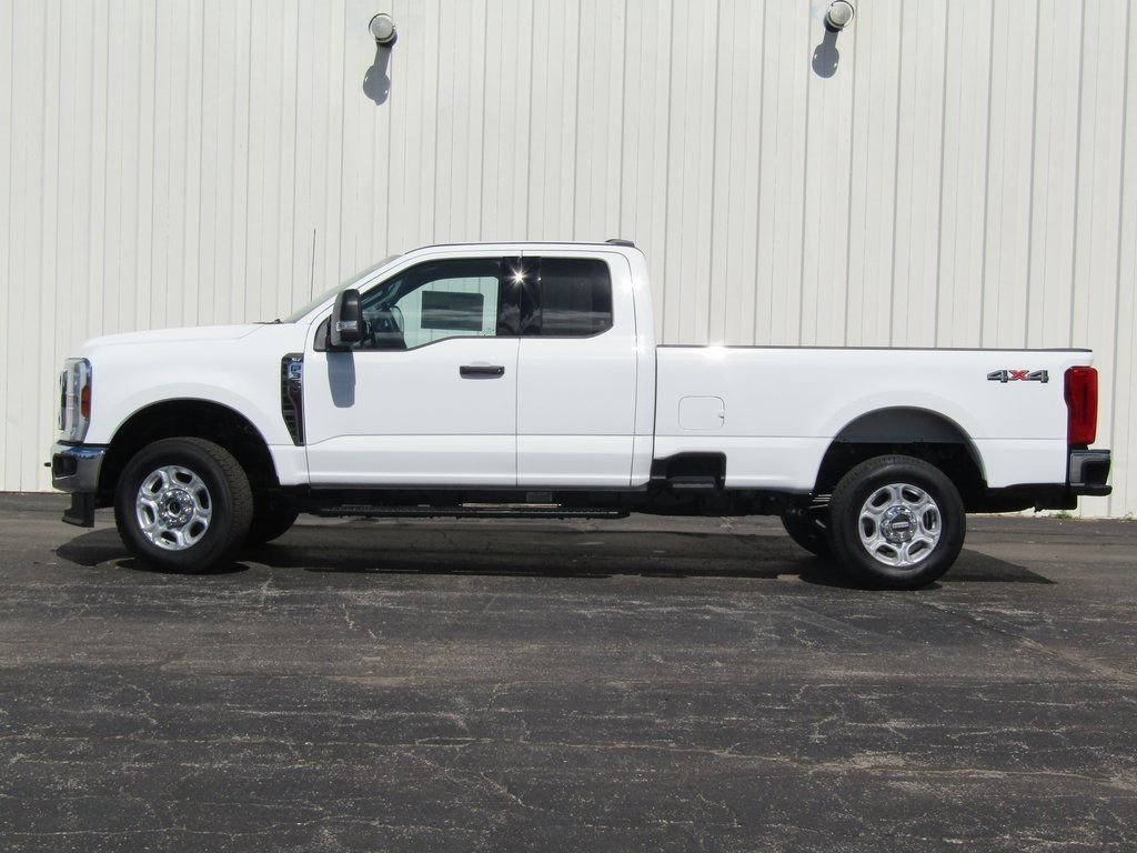 2026 Ford F-350 Super Duty XLT - Photo 11