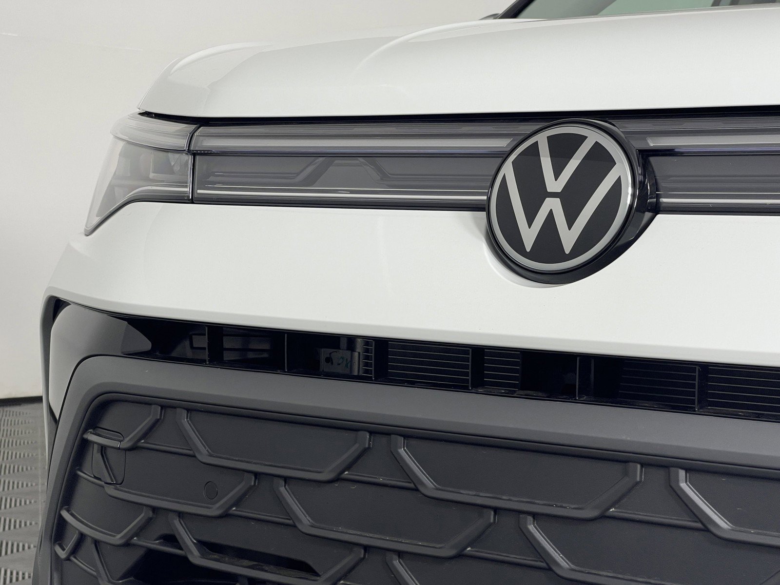 2025 Volkswagen Taos SE Black - Photo 9
