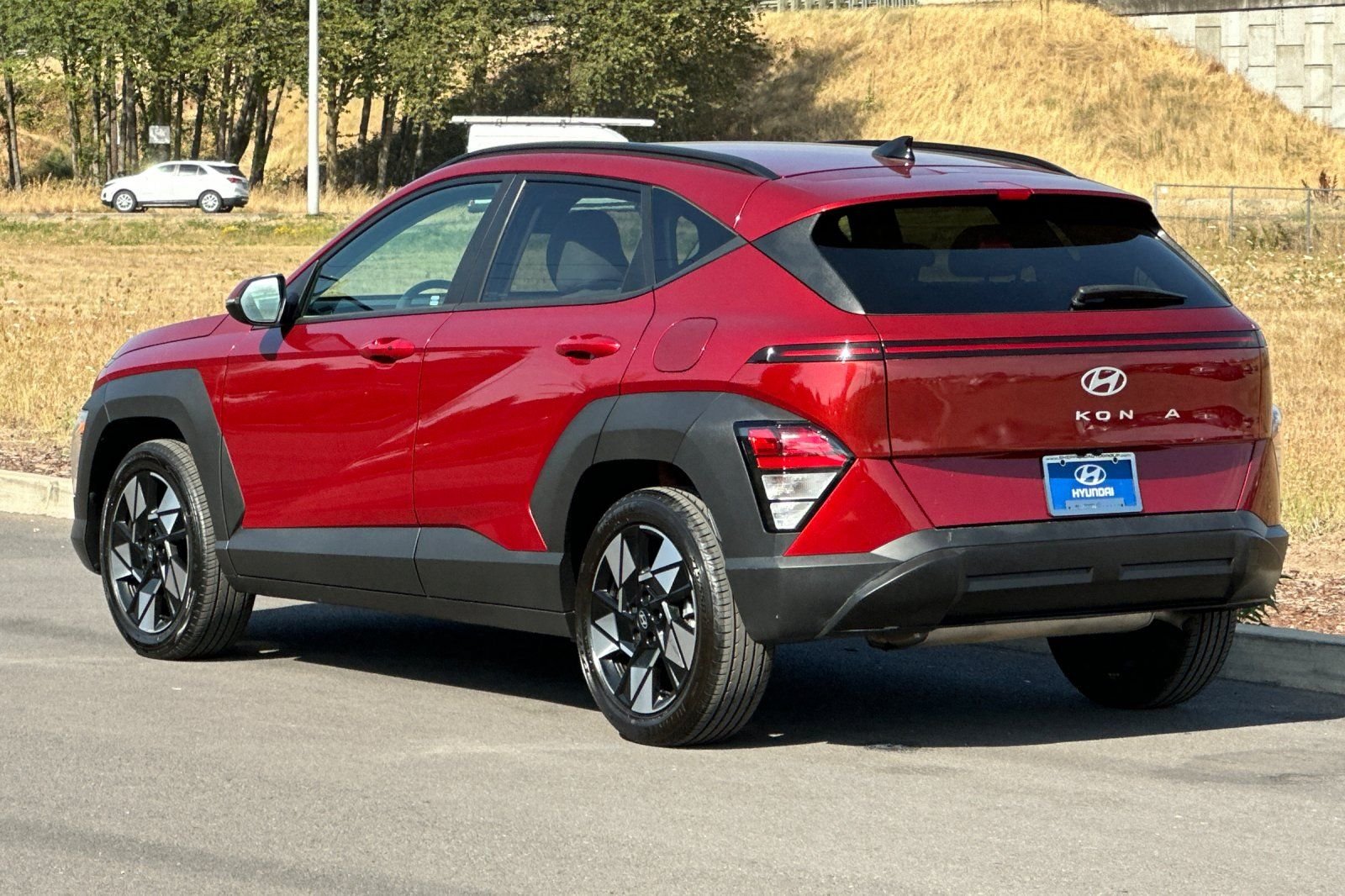 Used 2024 Red Hyundai SEL image 5