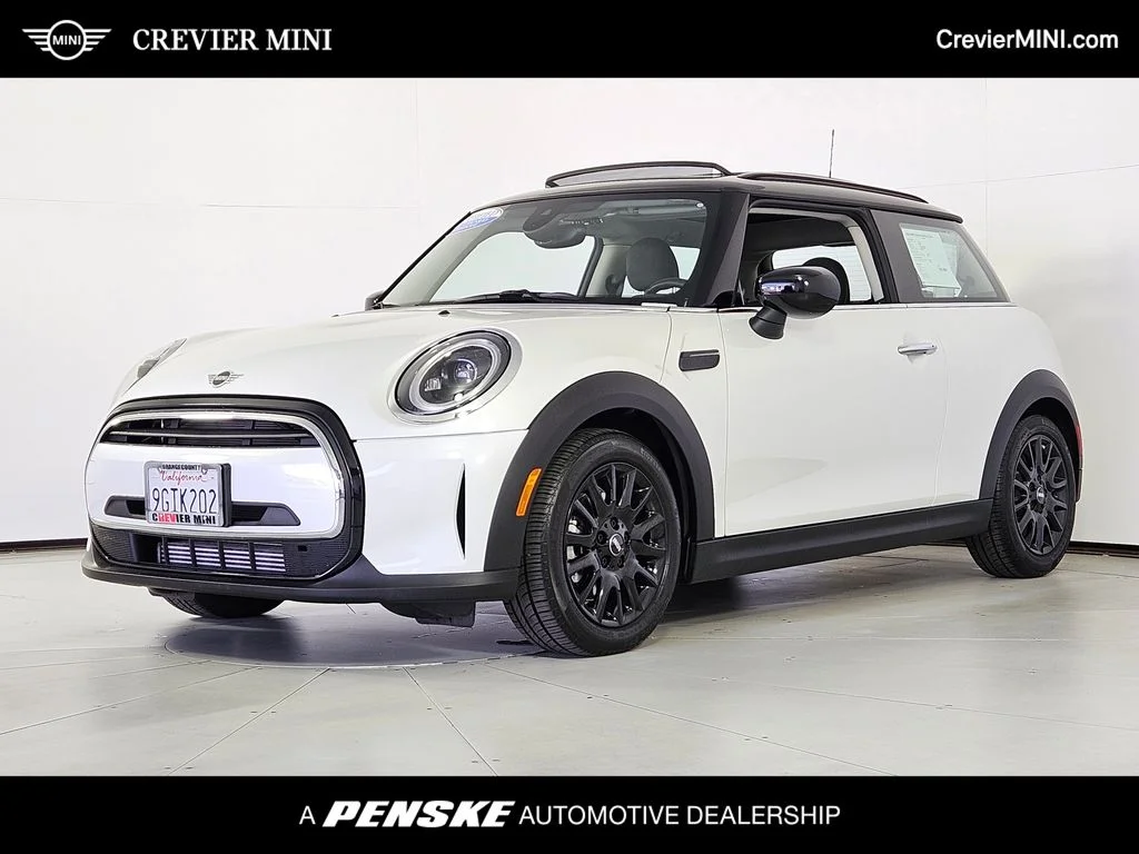 2024 MINI Hardtop Cooper's photo