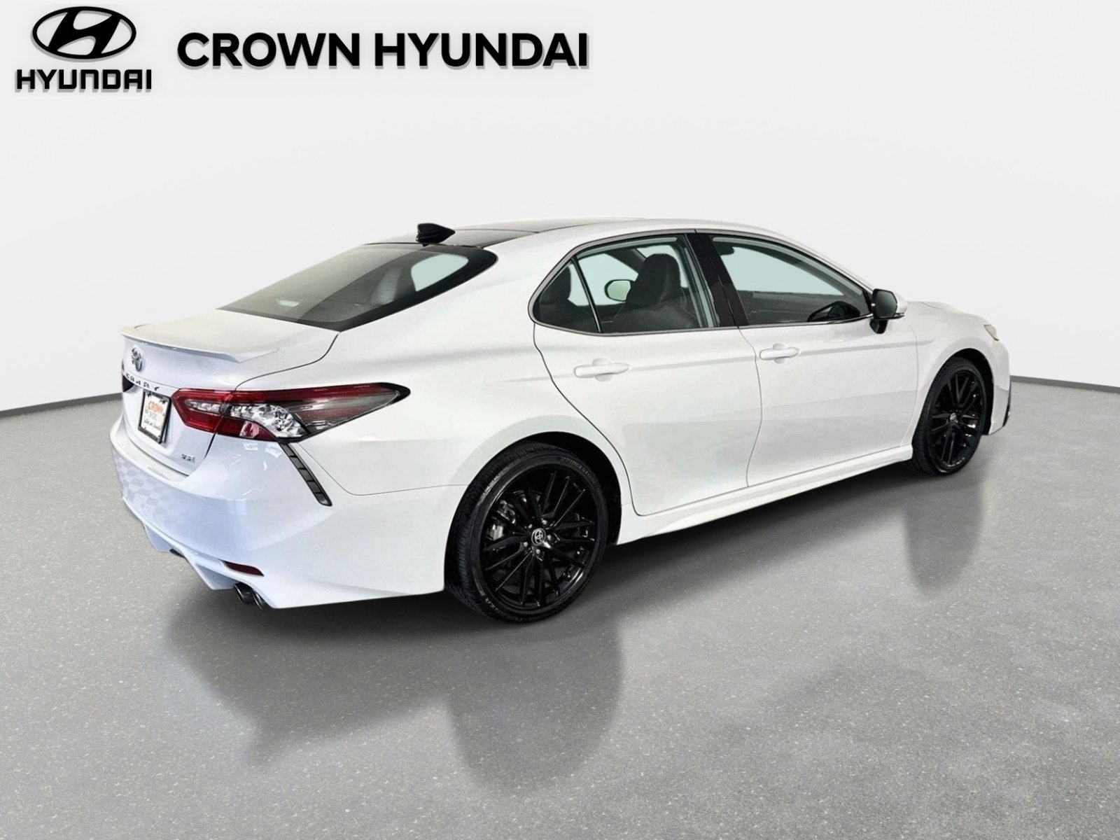 Used 2023 Ice Toyota XSE image 5
