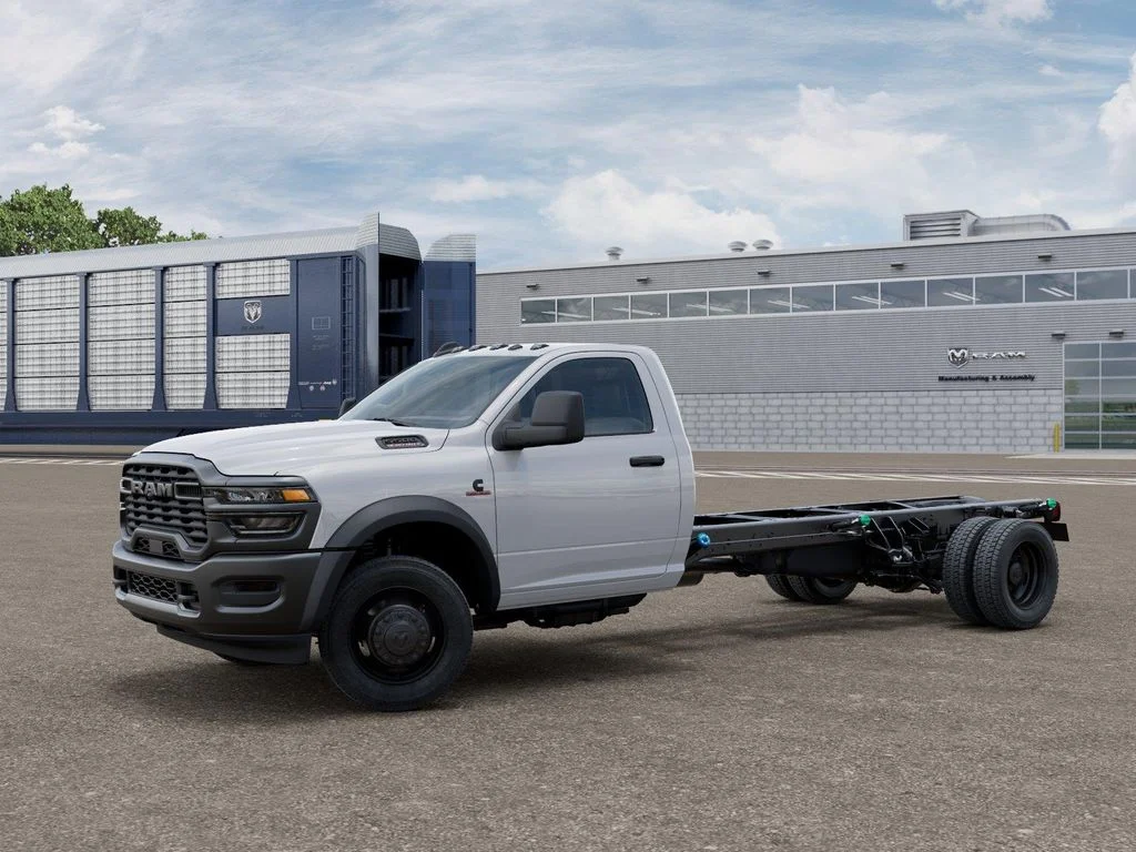New 2026 Bright White Clear-Coat Exterior Paint RAM Tradesman image 2