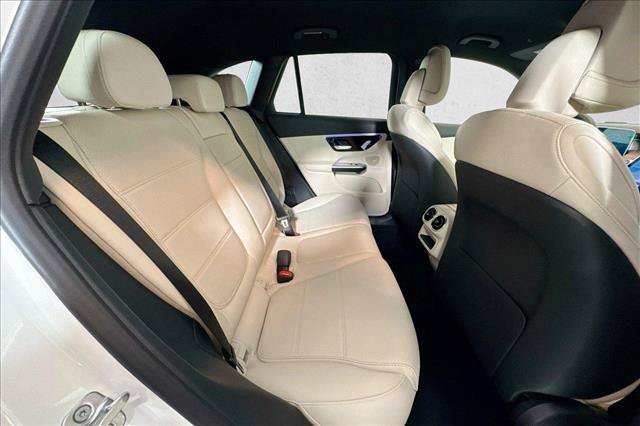 New 2026 Polar White Mercedes-Benz GLC 300 image 53