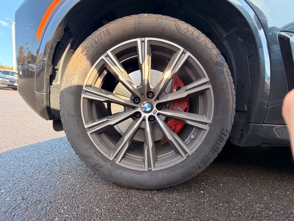 Used 2026 Black BMW xDrive40i image 6