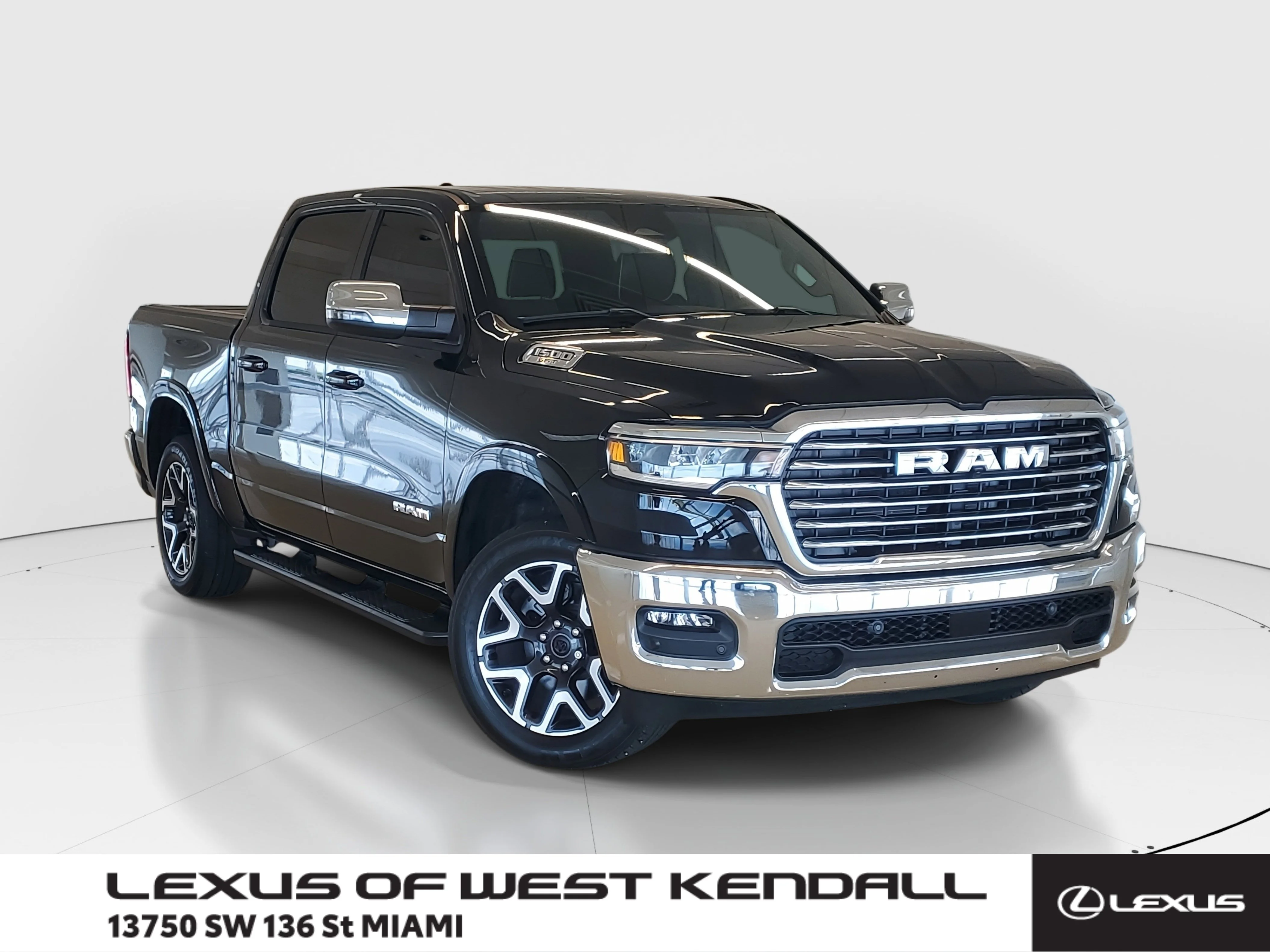 2025 RAM 1500 Laramie 4x4 Crew Cab 5'7's photo