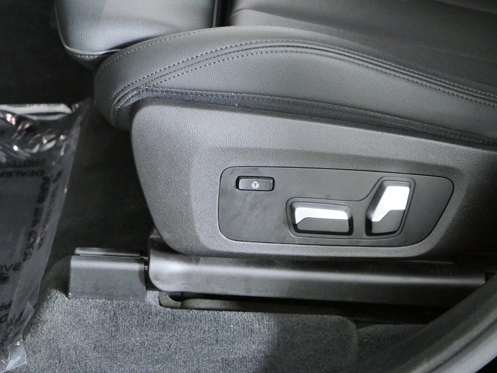 Used 2021 Jet Black BMW xDrive30i image 37