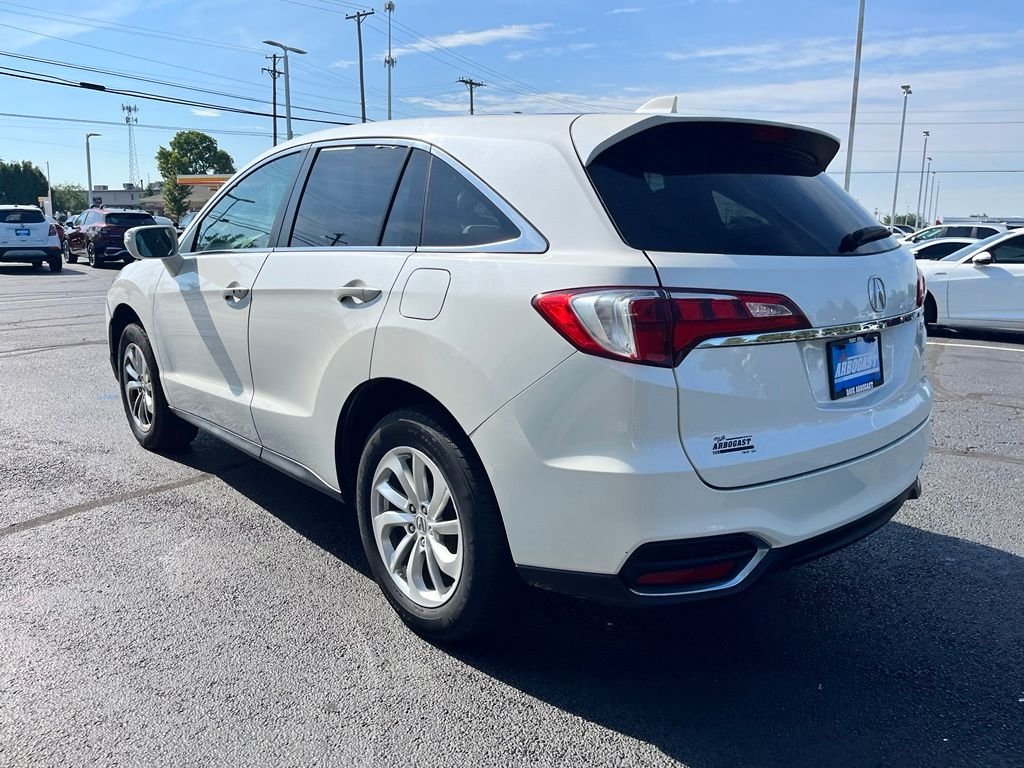Used 2018  Acura Base image 5