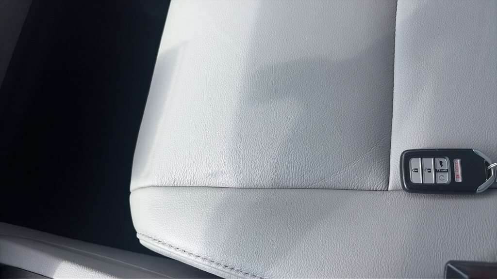 Used 2017 Blue Honda EX-L image 19