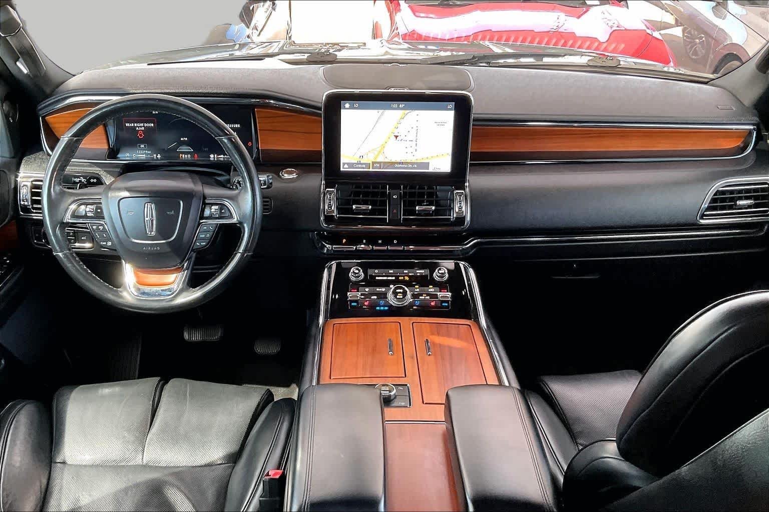 Used 2019 Infinite Black Metallic Lincoln Select image 14