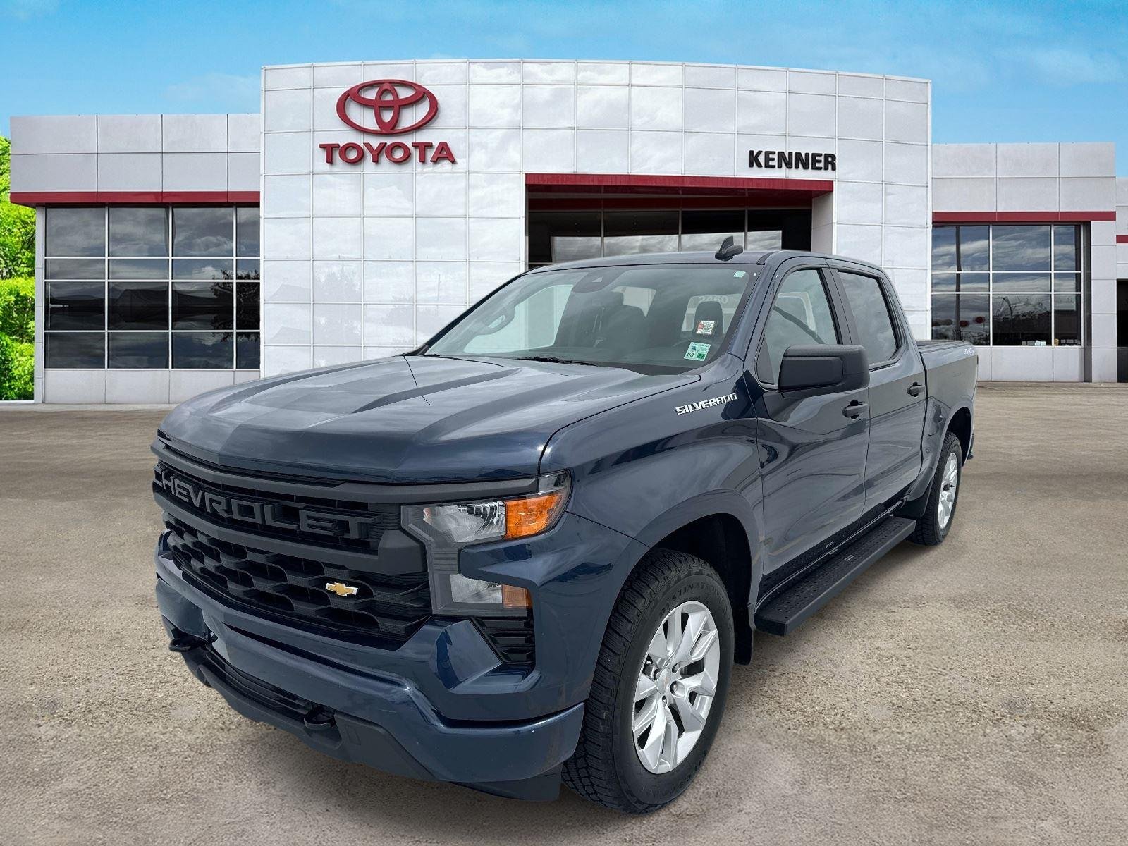 Used 2023 Northsky Blue Metallic Chevrolet Custom image 3