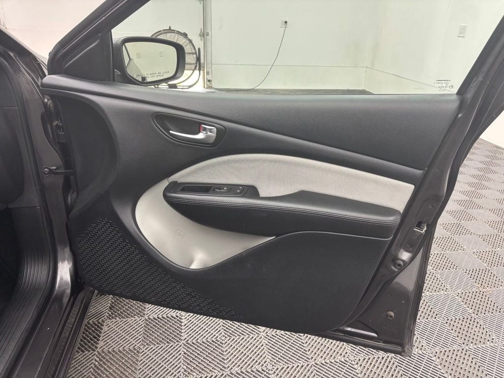Used 2016 Granite Crystal Clearcoat Metallic Dodge SXT image 27