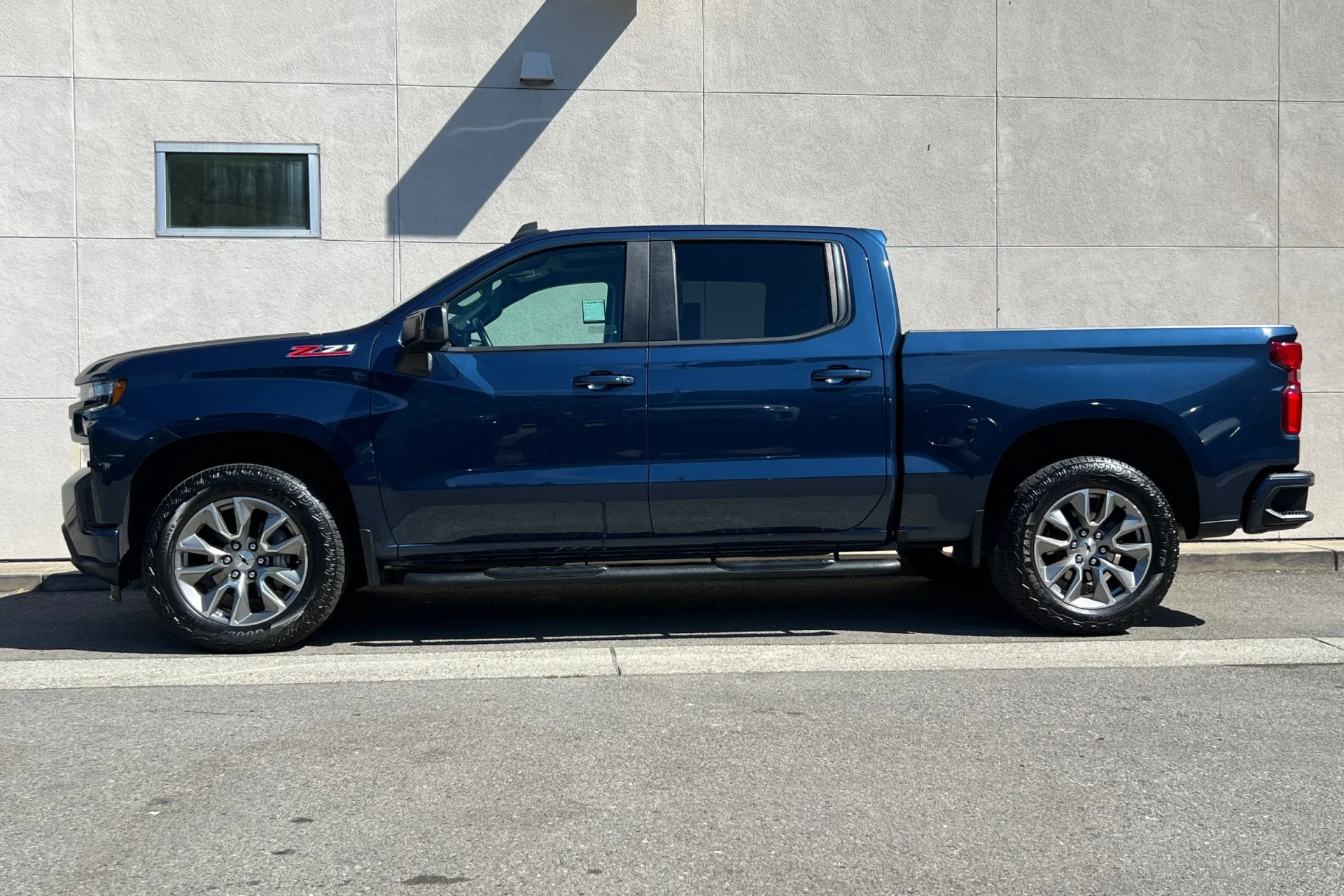 Used 2022 Blue Chevrolet RST image 5