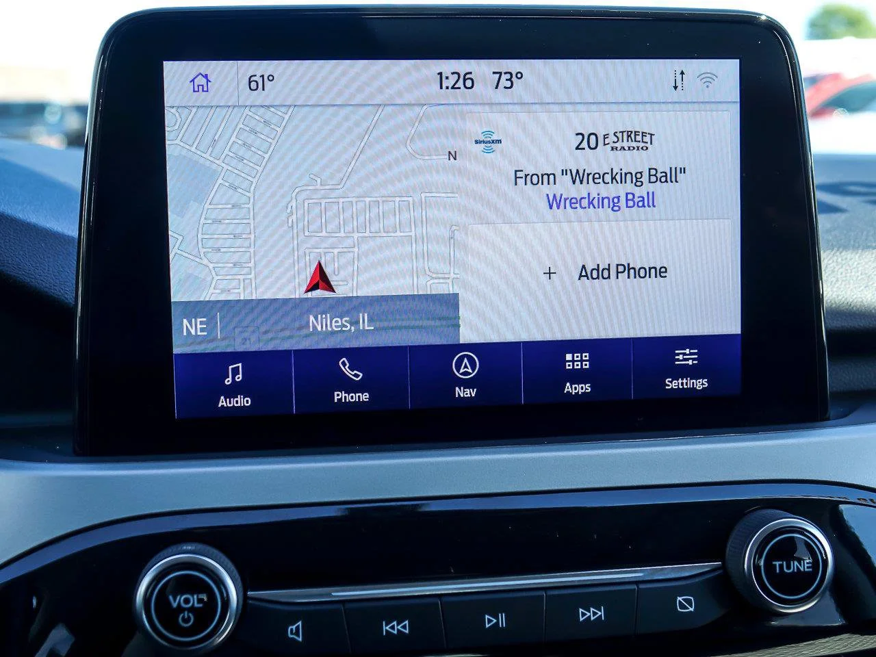 Used 2022 White Metallic Ford SE image 22