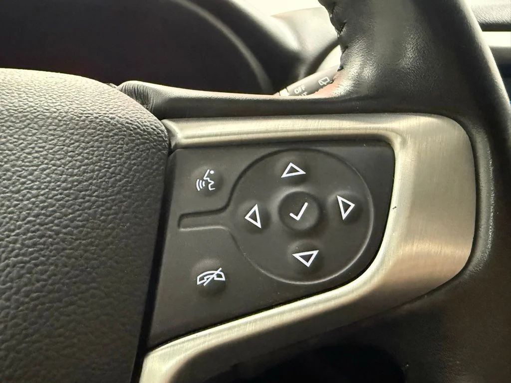 Used 2020 White GMC SLT image 19