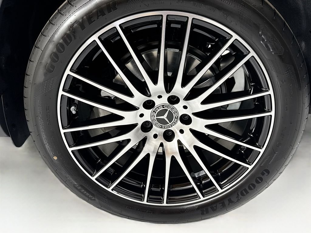 New 2026 Black Mercedes-Benz GLC 300 image 30