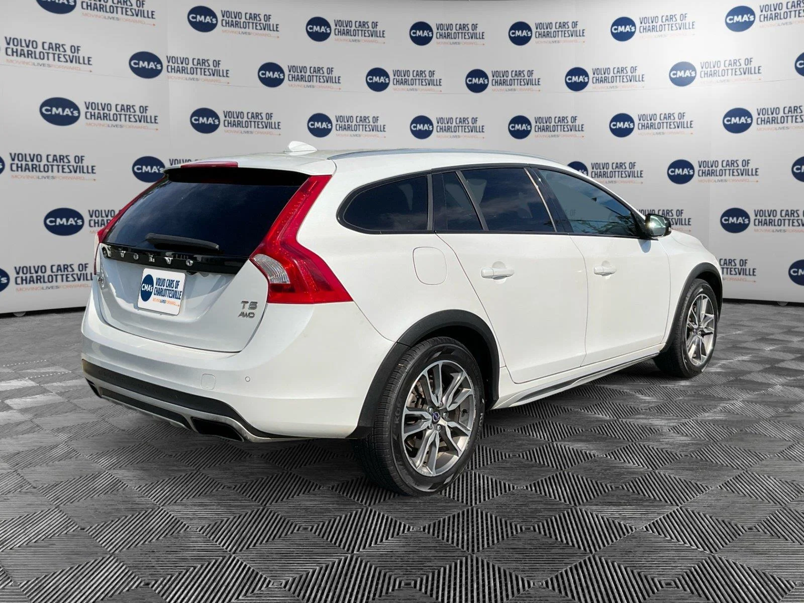 Used 2016 CRYSTAL WHITE VOLVO T5PREMIER image 5