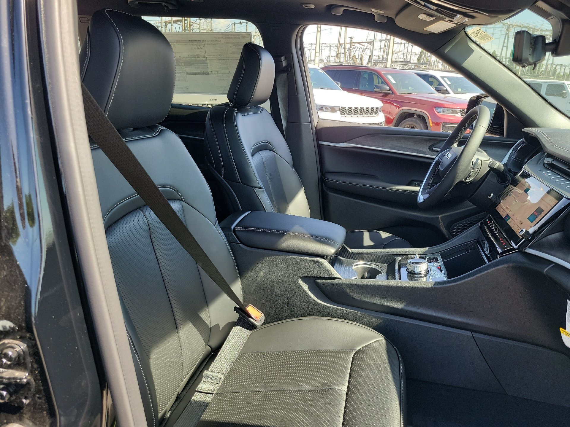 New 2027 High-Gloss Black Paint Jeep Limited image 18