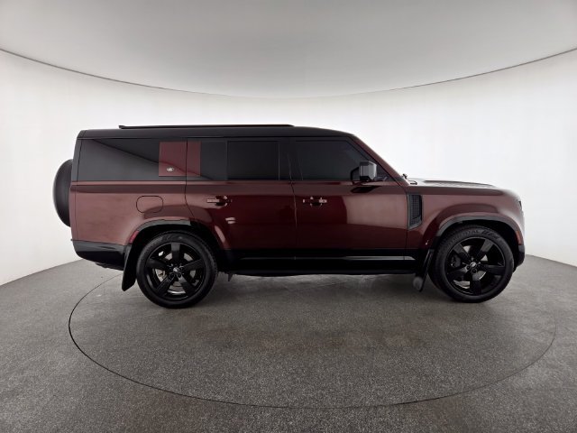 Used 2023 Sedona Red Land Rover X-Dynamic SE image 6