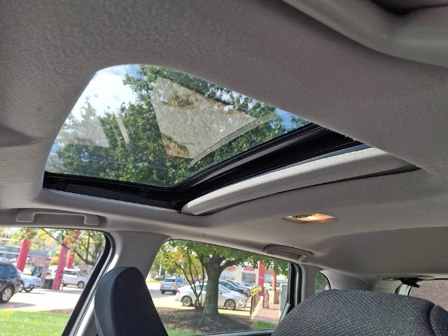 Used 2017 White Honda EX image 14