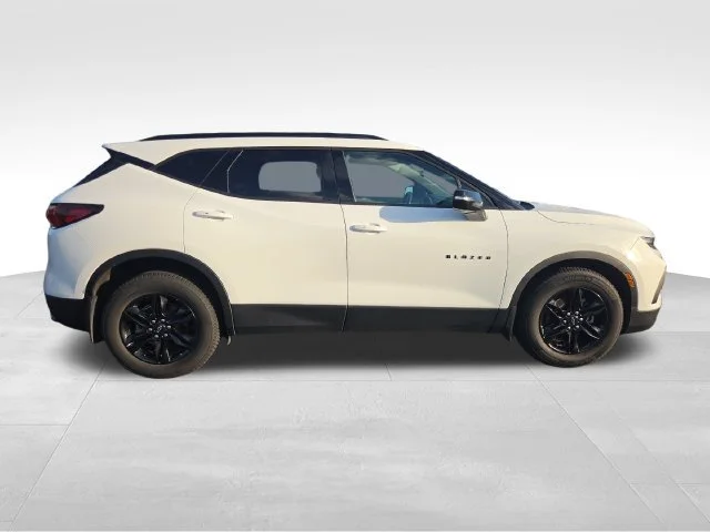 Used 2020 SUMMIT WHITE Chevrolet LT image 7