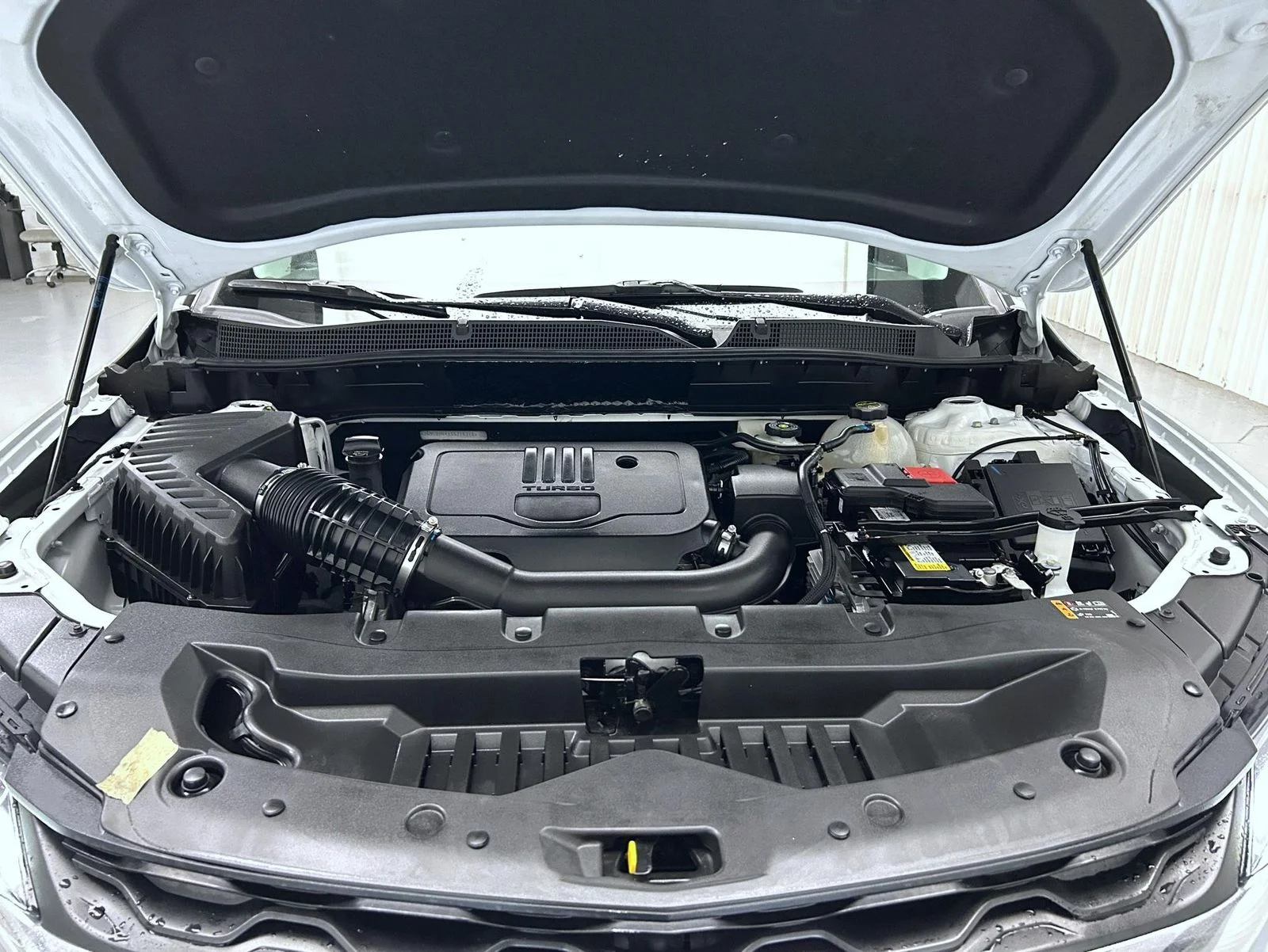 Used 2025 White Chevrolet LT image 24