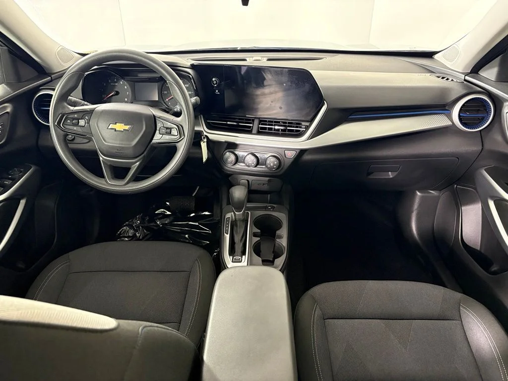 Used 2025 Gray Chevrolet LS image 41