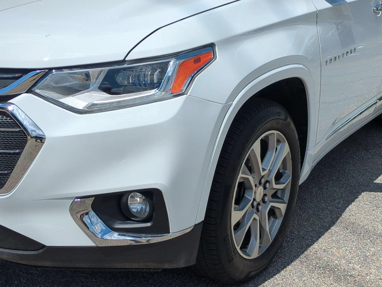 Used 2021 Summit White Chevrolet Premier image 9