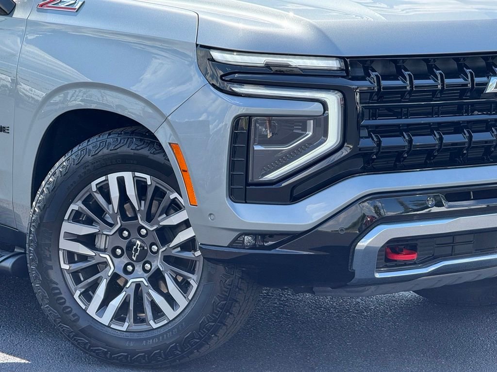 Used 2025 Gray Chevrolet Z71 image 10