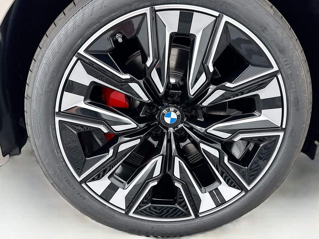 Used 2026 Gray Metallic BMW 30 xDrive image 32