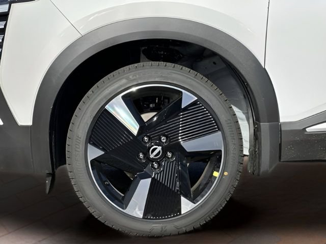 New 2025 White Nissan SR image 5