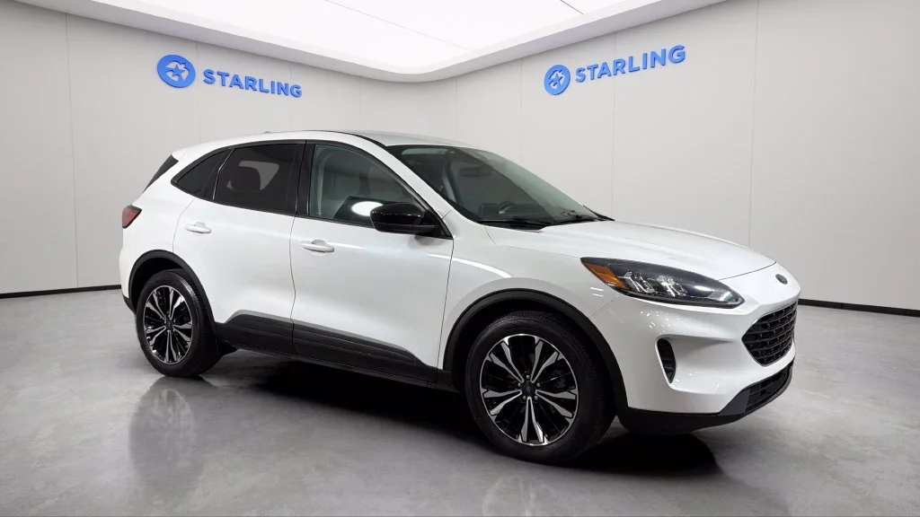 Used 2022  Ford SE image 12