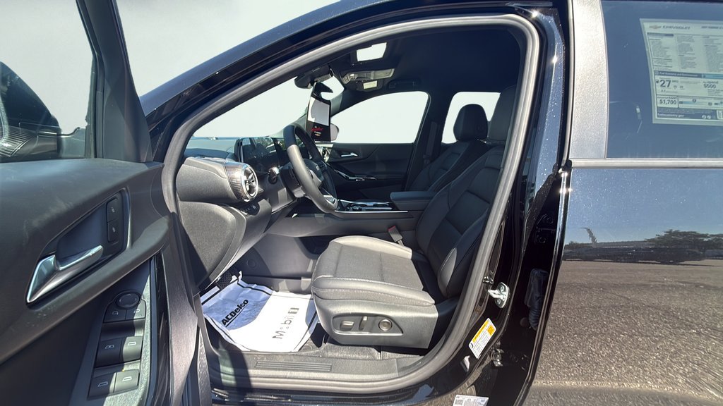 New 2027 Mosaic Black Metallic Chevrolet FWD LT image 21