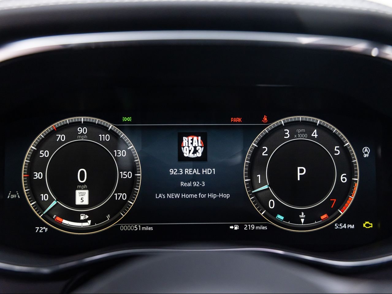 2025 Jaguar F-PACE R-Dynamic S - Photo 23