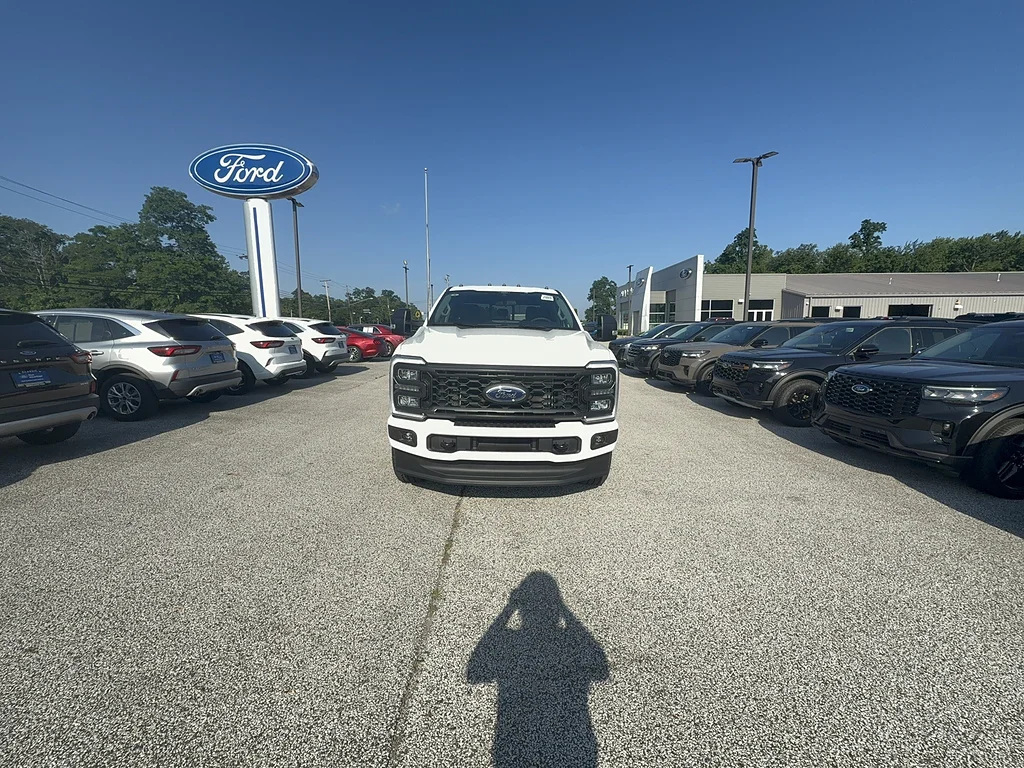 New 2026 Oxford White Ford XL image 9