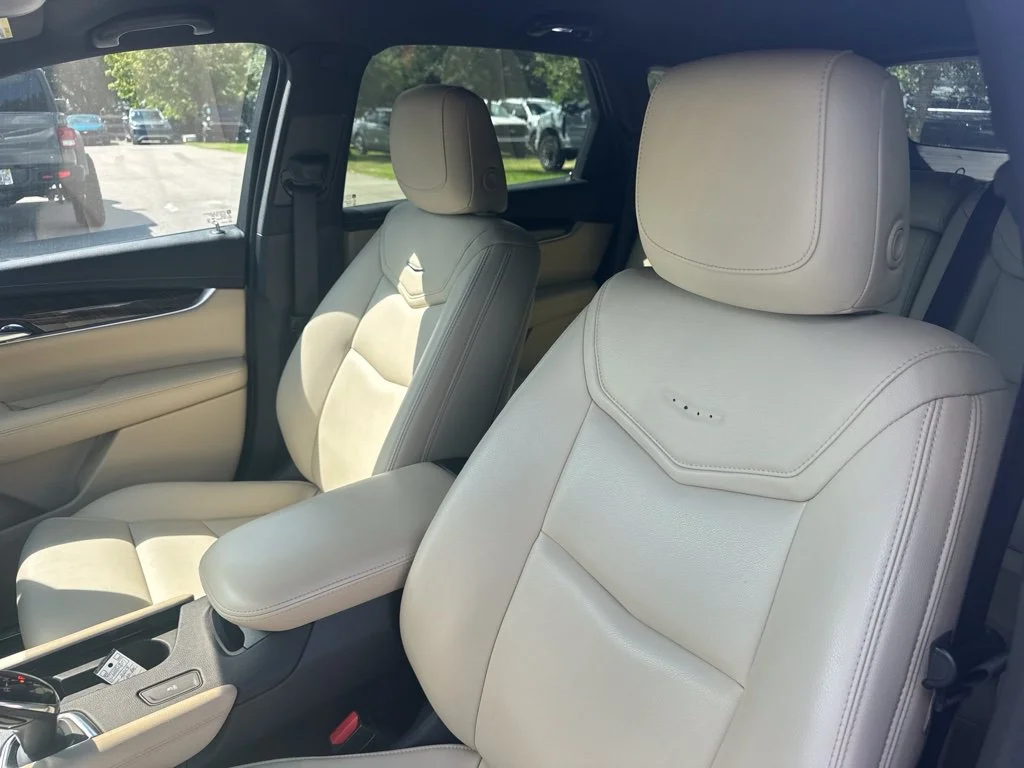 Used 2019 Silver Cadillac Base image 9