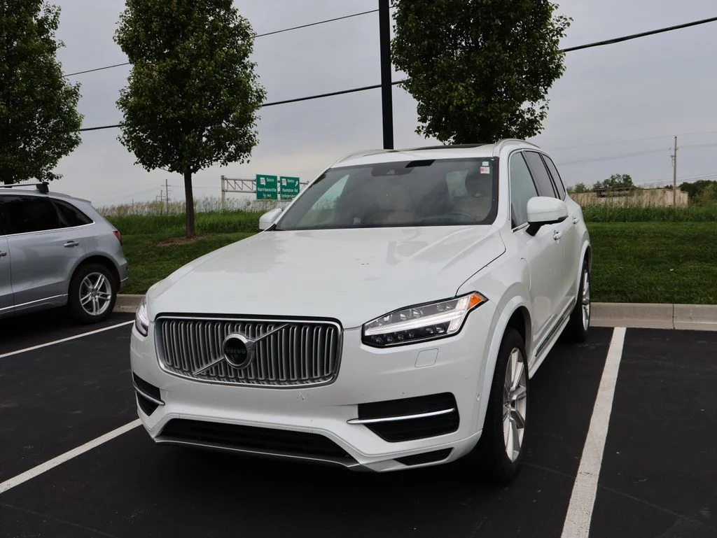 2017 Volvo XC90 T8 Twin Engine Plug-in Inscription's photo