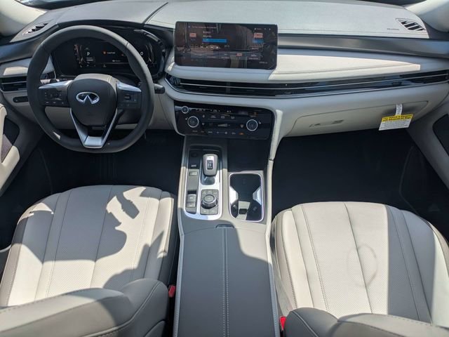New 2027 RADIANT WHITE INFINITI Pure FWD image 15