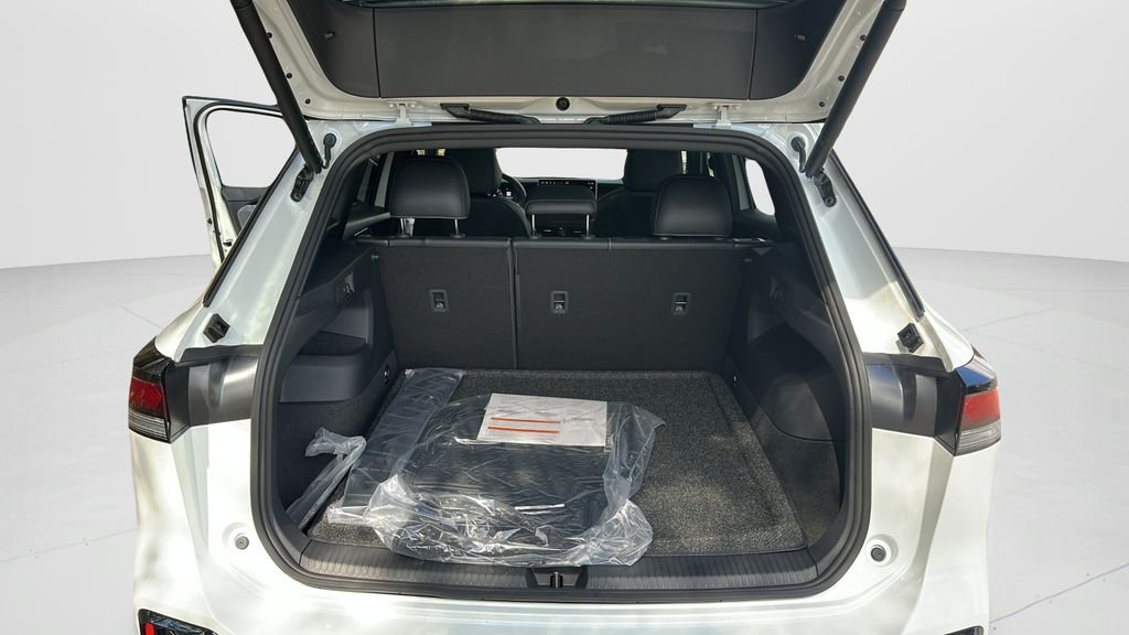 New 2026 Opal White Pearl Volkswagen 2.0T SE R-Line Black image 23