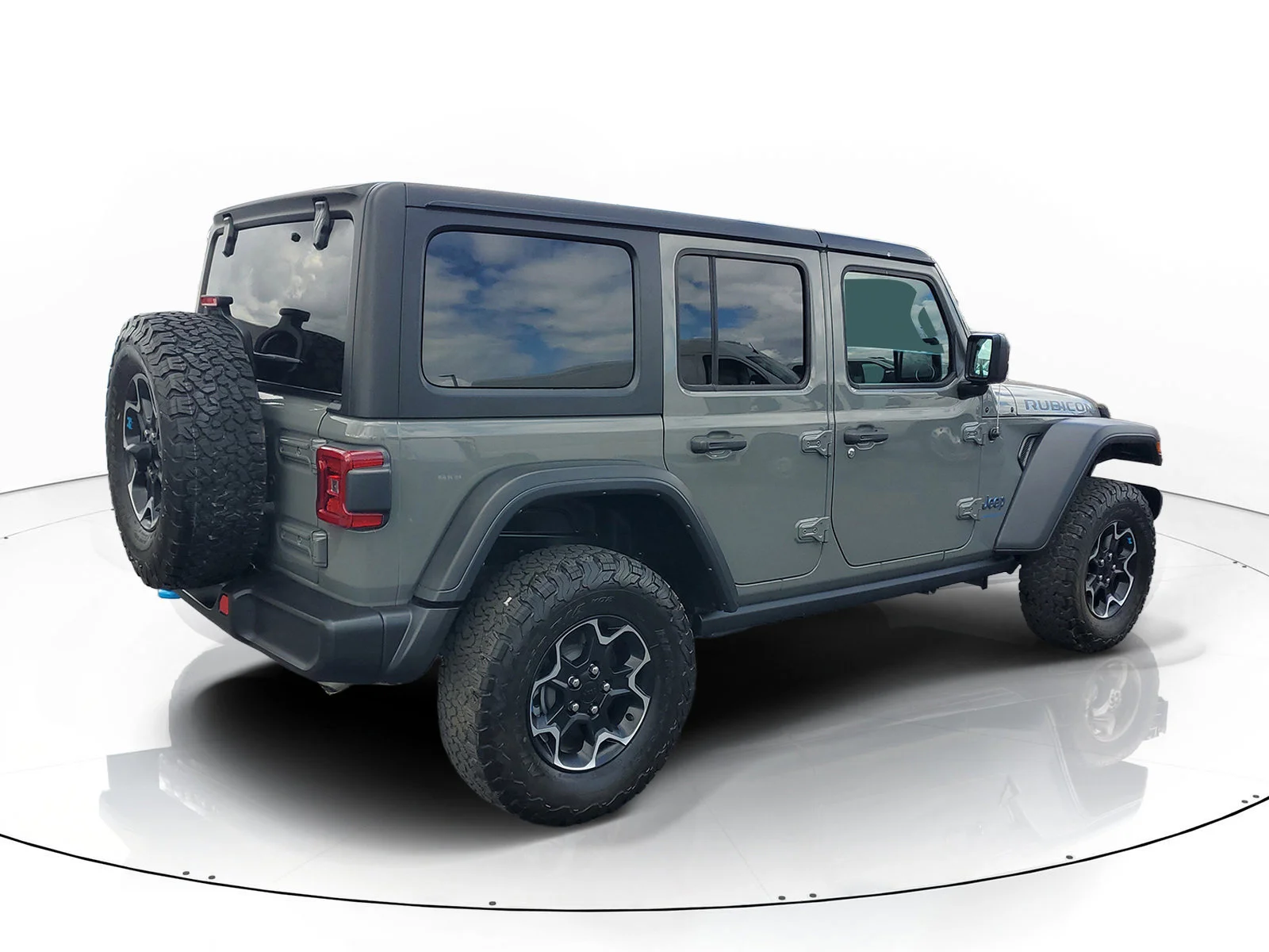 Certified Used 2023 Gray Jeep Rubicon 4xe image 3