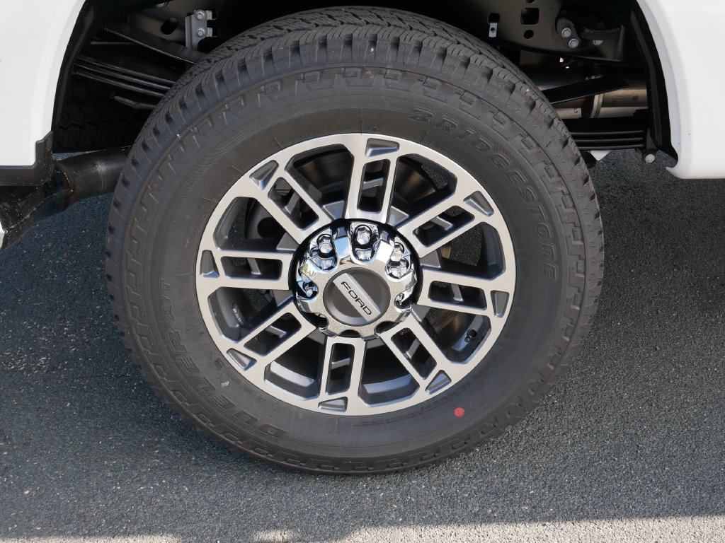 New 2027 Star White Metallic Tri-Coat Ford F-350® Platinum® image 9