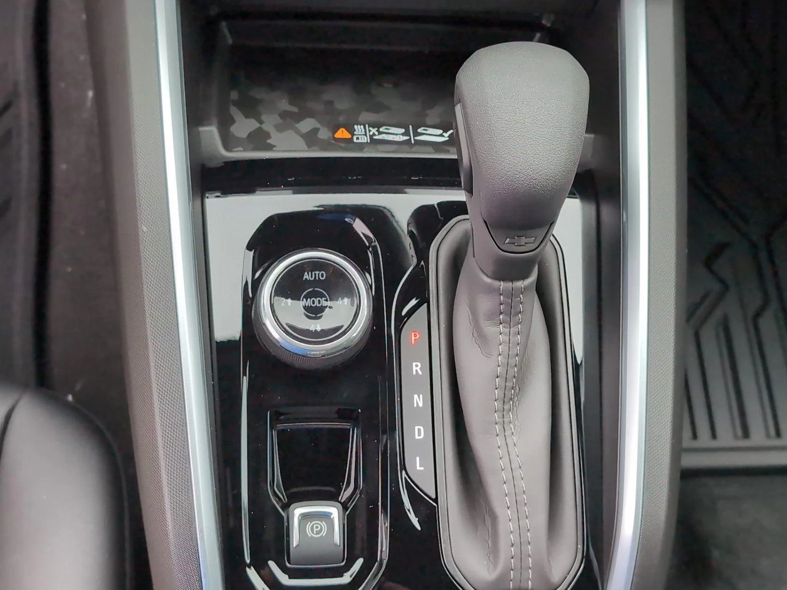 New 2026 Summit White Chevrolet Trail Boss image 21