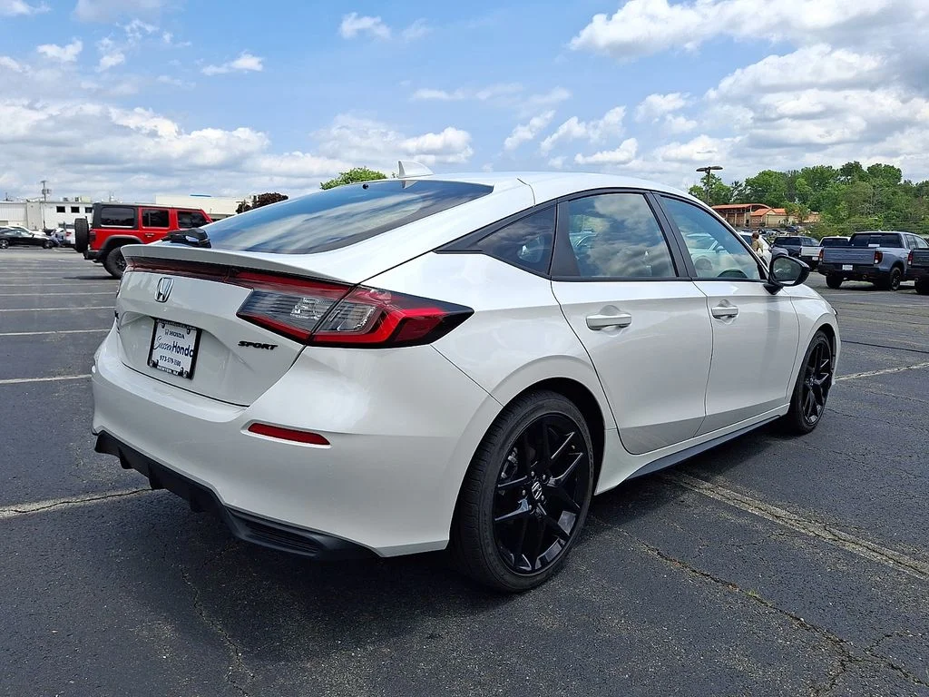 2026 Honda Civic Hatchback Sport - Photo 6
