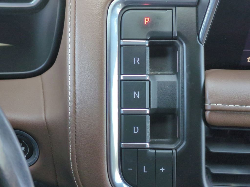 Used 2021 SHADOW GRAY METALLIC Chevrolet High Country image 20