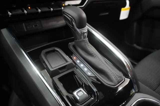 New 2026 Summit White GMC Elevation image 30