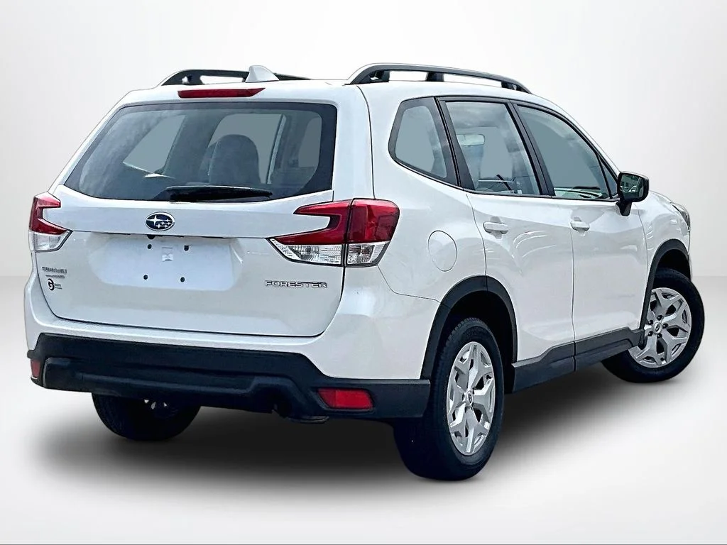 Used 2023 White Subaru Base image 3