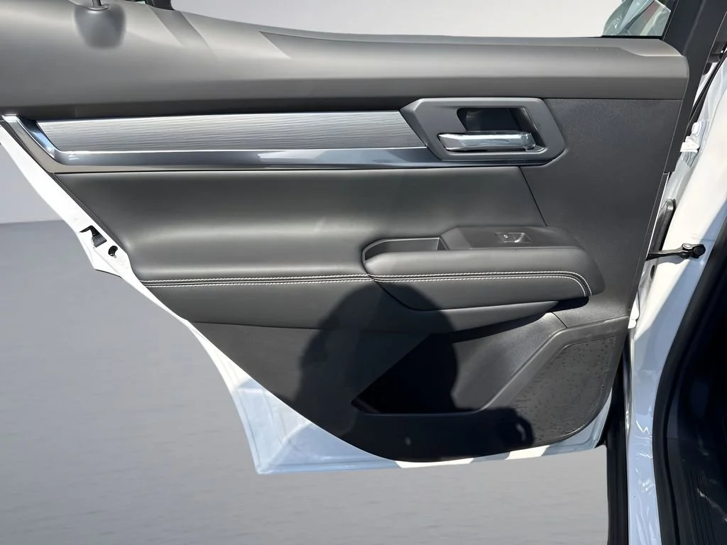 New 2026 Summit White GMC Elevation image 28