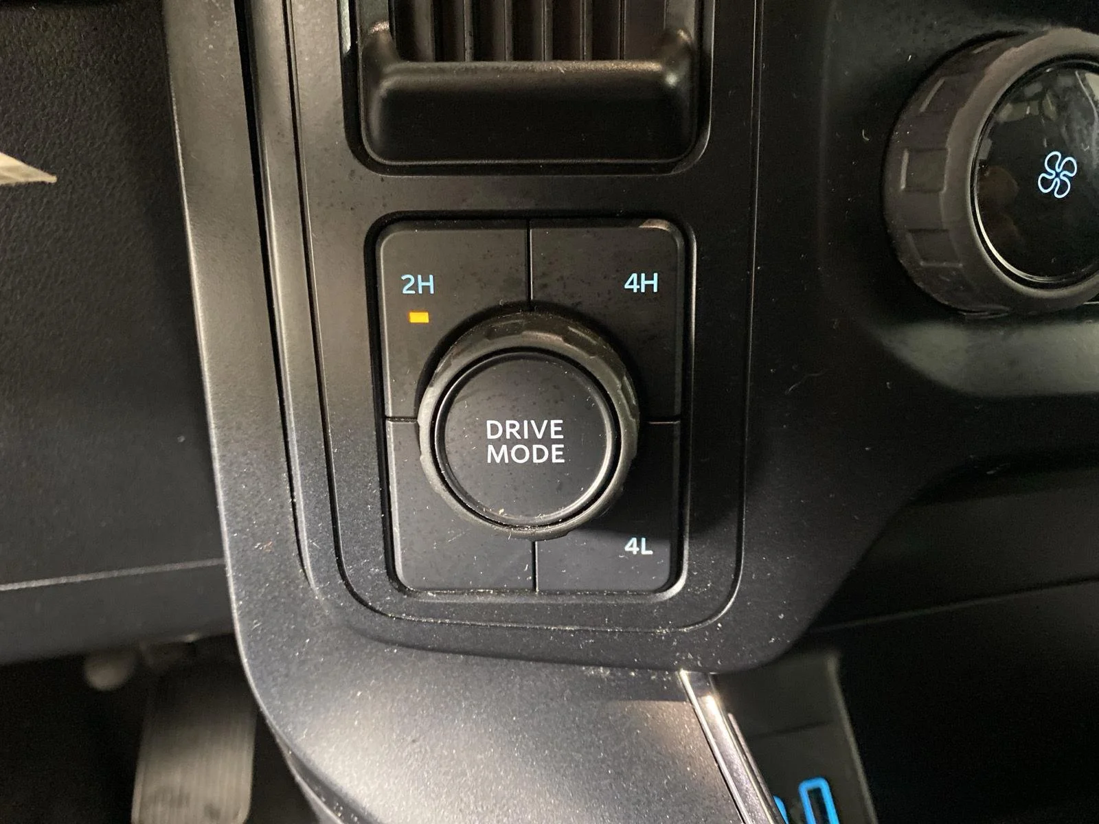Used 2023 Oxford White Ford XL image 30