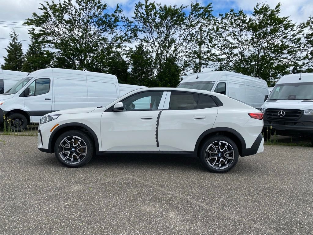 New 2026 Alpine White BMW xDrive28i image 4