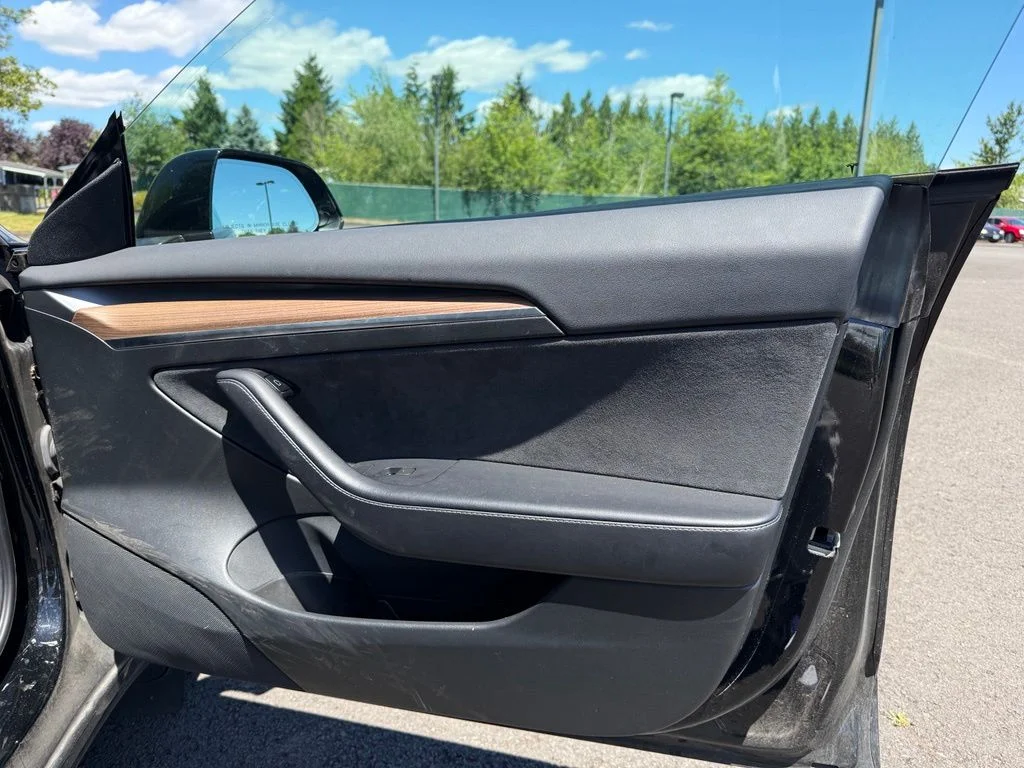 Used 2023 Solid Black Tesla Long Range image 22